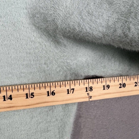 Levi's Crop Top Size Medium Mint Green Fuzzy Button Up Short Sleeve Cozy - Picture 7 of 11